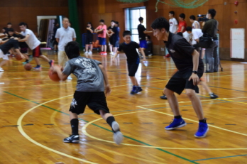 バスケットボールクリニックの開催の画像2
