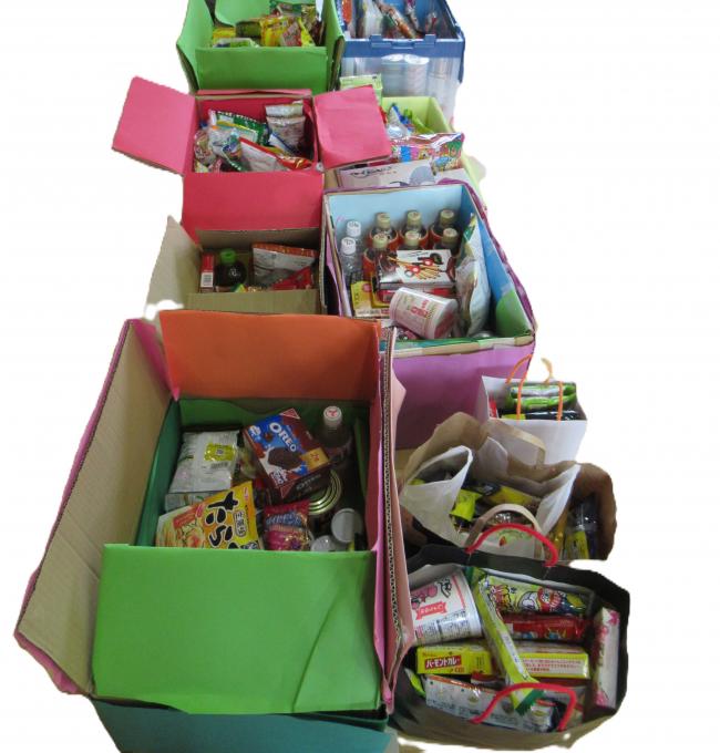 フードドライブで集まった食品などの写真